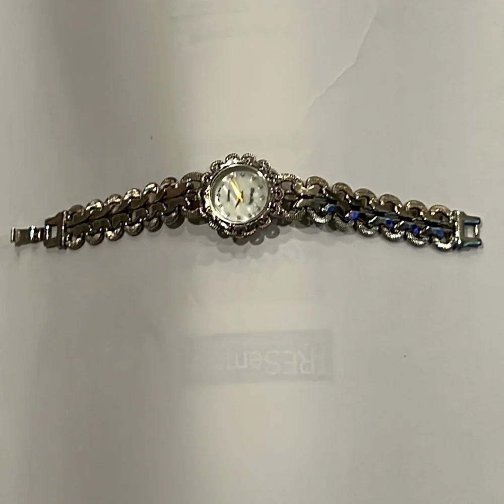Chantilly Quartz Gold and Silver Tone Ladies Fashion Watch Dainty Elegant